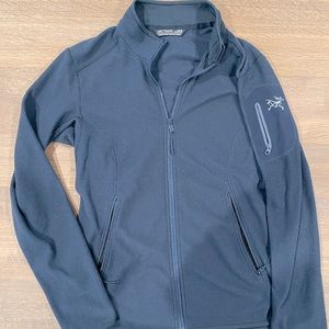 Arc’Teryx light weight hood less jacket- Navy